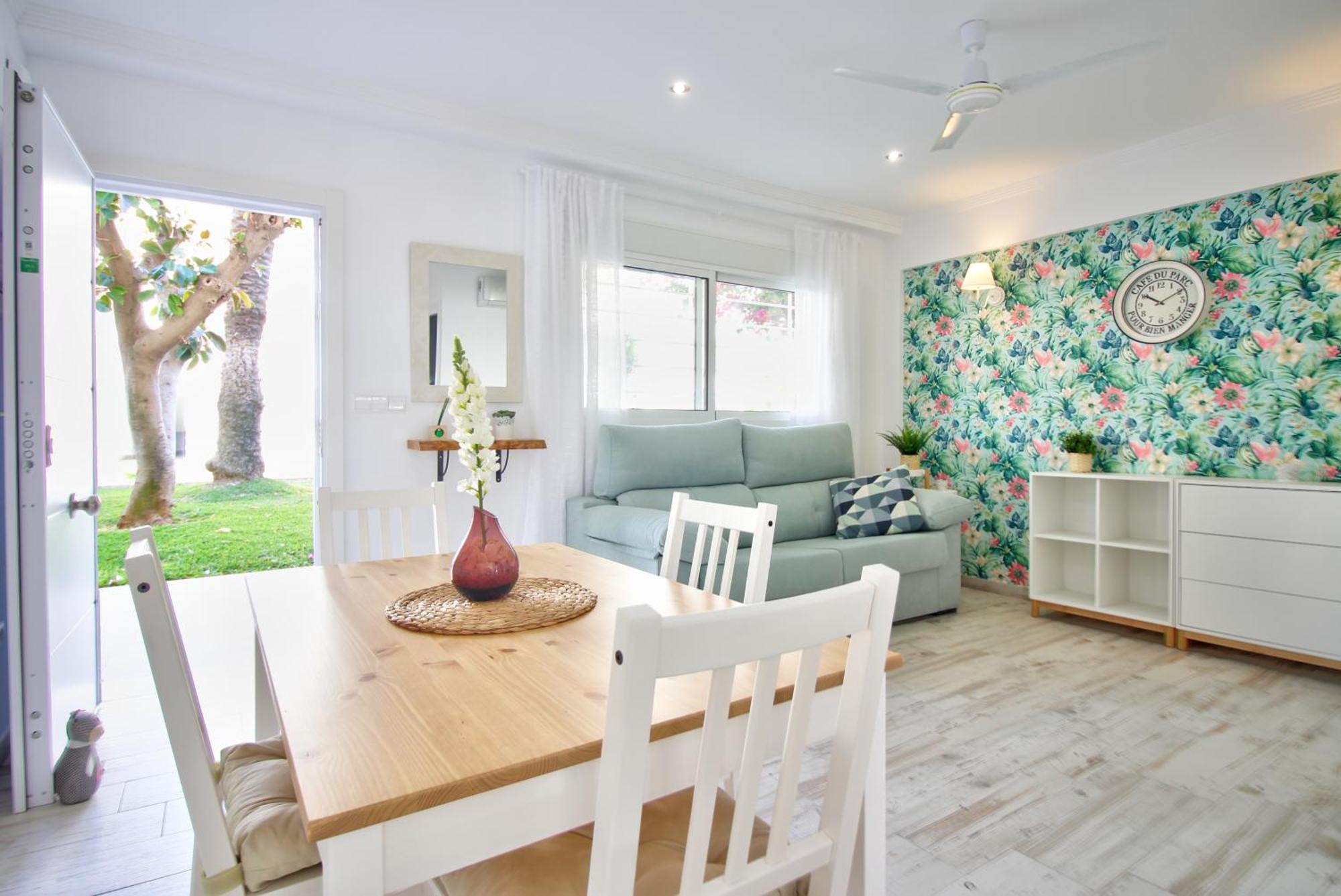 Apartamentos Oliver Playa Denia Ruang foto